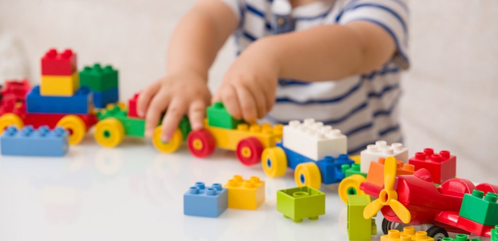 ألعاب حركة ونشاط داخل المنزل للأطفال (1/2)