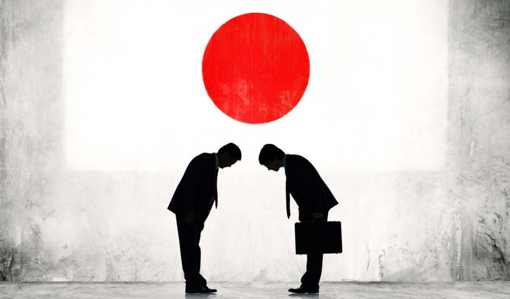 بعد قرون من الانغلاق.. لمَ تستقدم بلد “الكاروشي” العمالة الأجنبية الآن؟