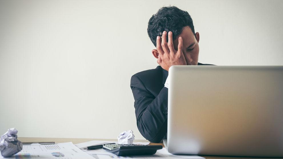 “الصحة العقلية” في العمل.. الاقتصاد يستفيد وليس الإنسانية فقط