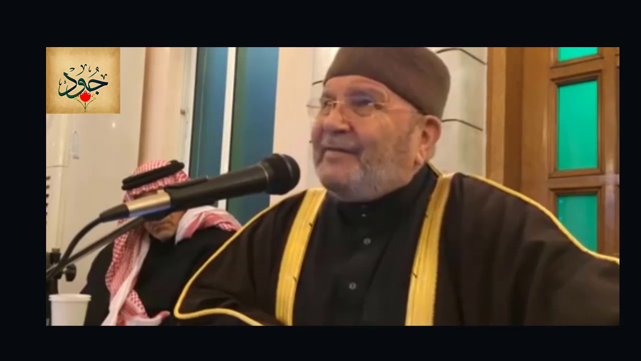 الموقف الذي أبكى/الدكتور محمد راتب النابلسي /بر الأم وتقبيل قدميها في حفل دكتوراء